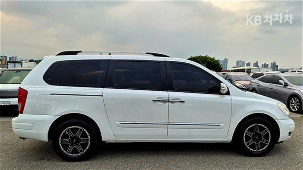 Kia Carnival — miniaturë 6