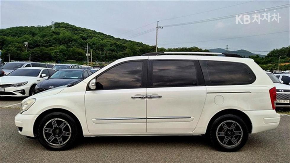 Kia Carnival — miniaturë 7