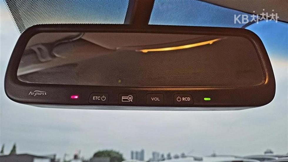 Kia Carnival — miniaturë 18