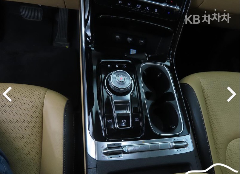 Kia Carnival — miniaturë 11