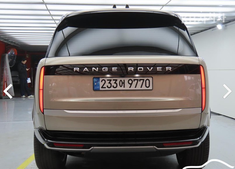 Land Rover Range Rover — miniaturë 3