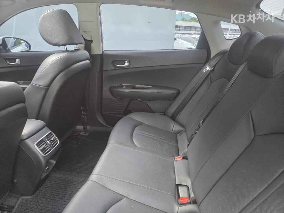 Kia K5 — miniaturë 13