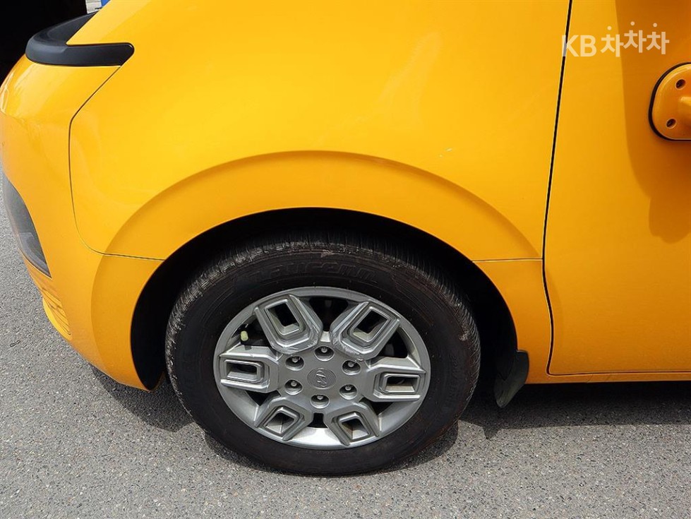 Hyundai Staria — miniaturë 18