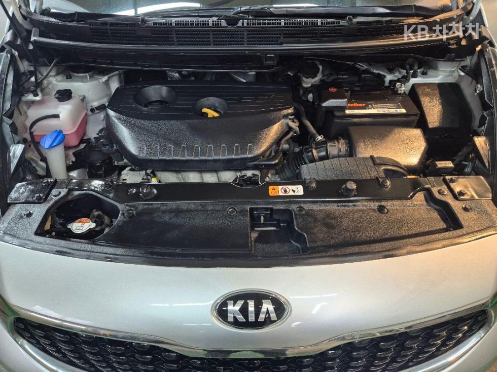 Kia Carens — miniaturë 6