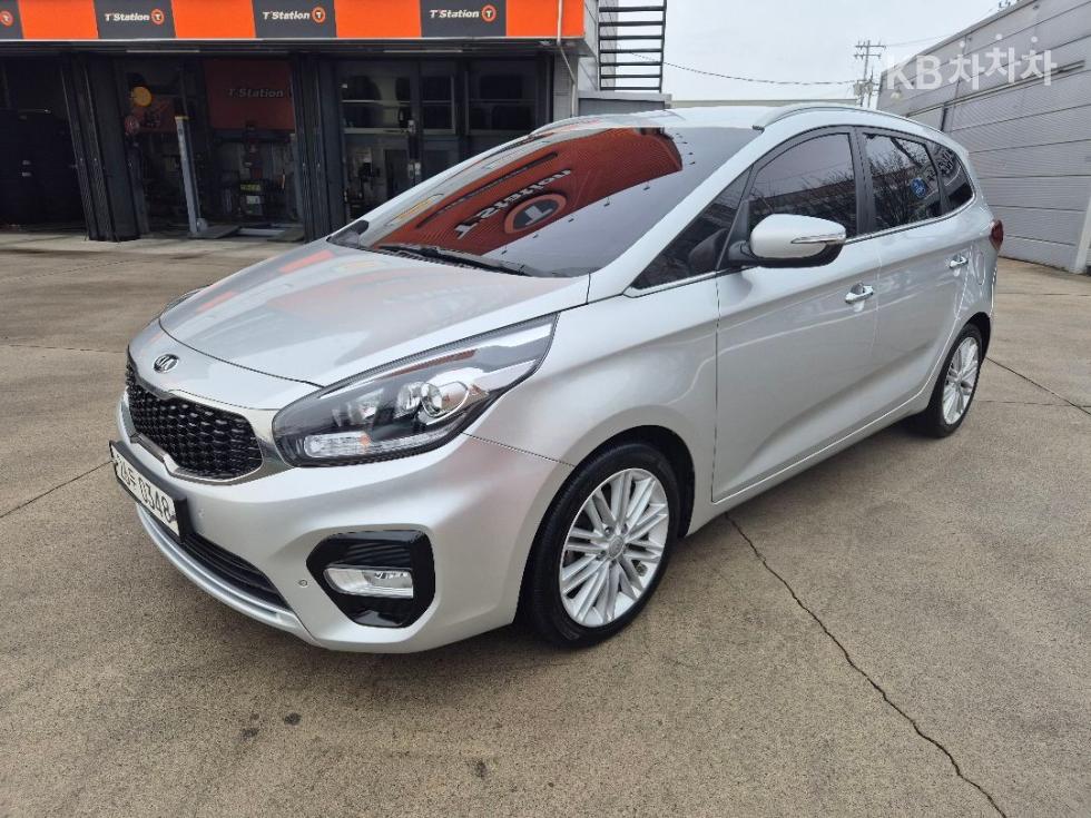 Kia Carens — miniaturë 5
