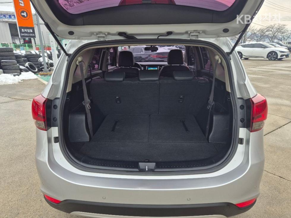 Kia Carens — miniaturë 7