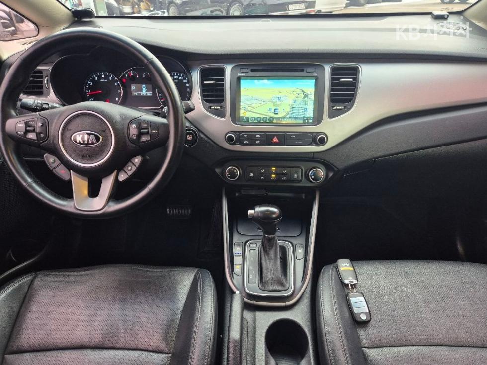 Kia Carens — miniaturë 10