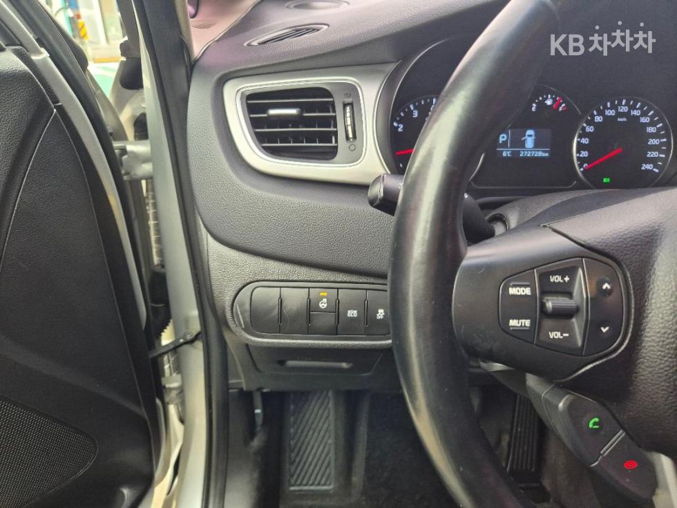 Kia Carens — miniaturë 14