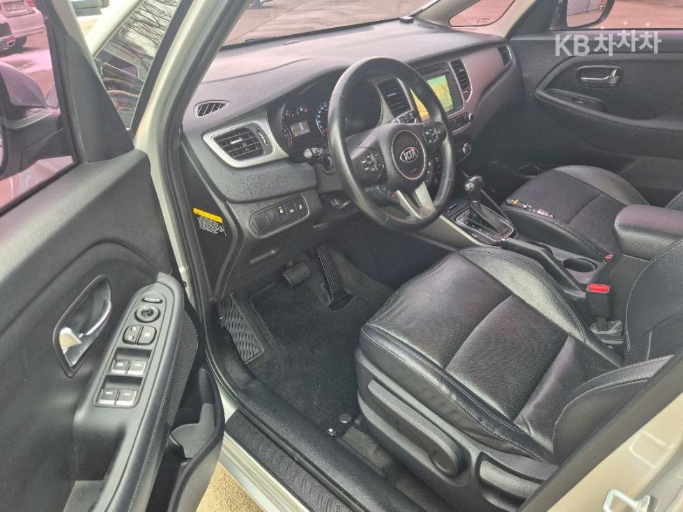 Kia Carens — miniaturë 15