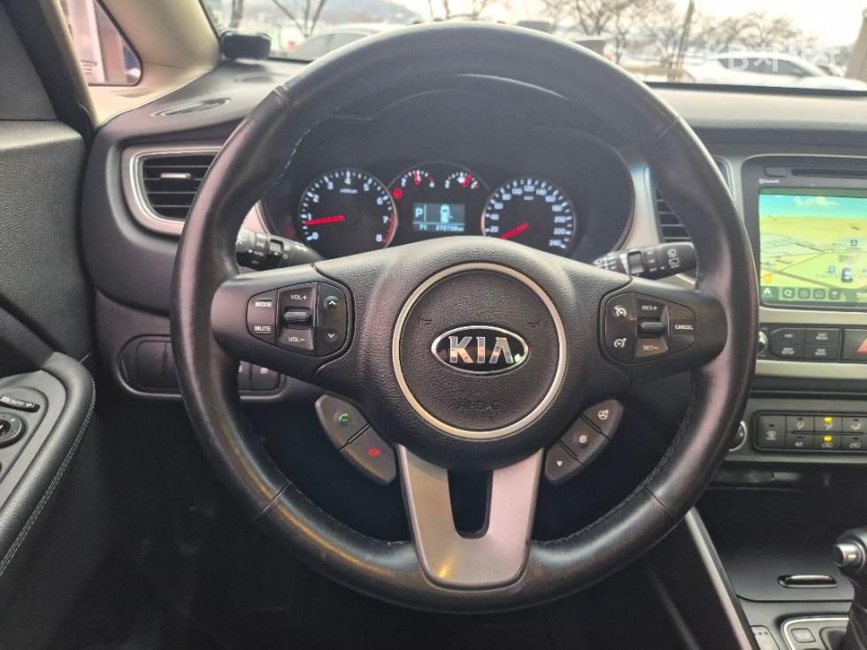 Kia Carens — miniaturë 17