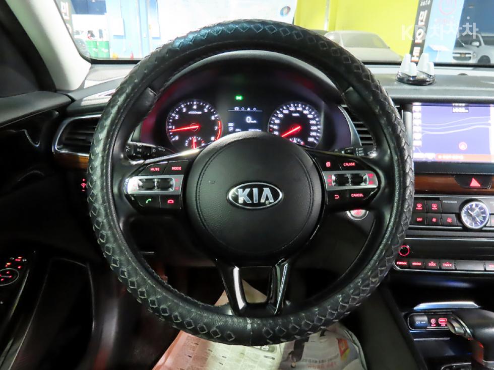 Kia K7 — miniaturë 9