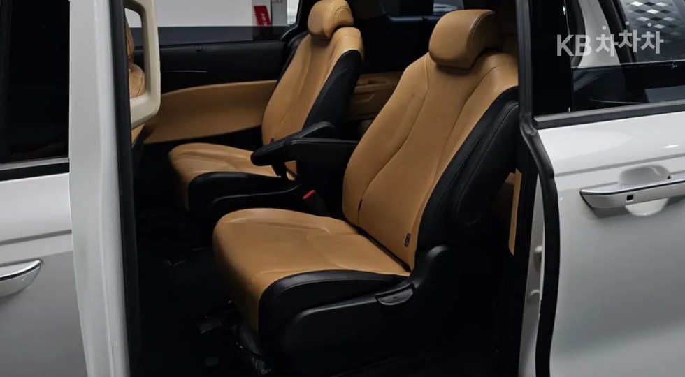 Kia Carnival — miniaturë 10