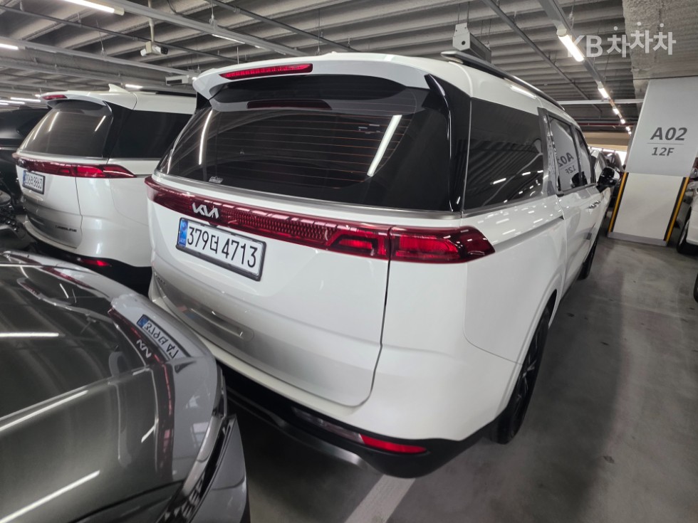 Kia Carnival — miniaturë 4