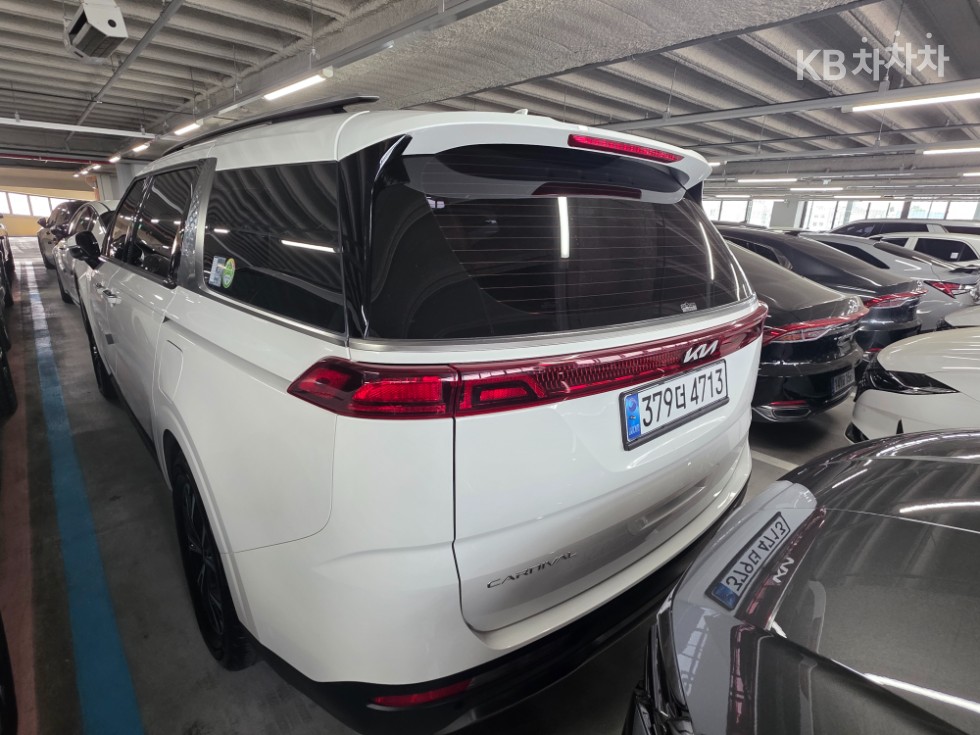 Kia Carnival — miniaturë 3