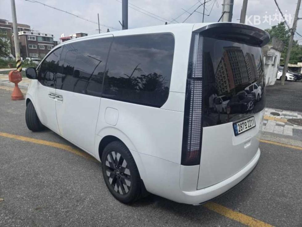 Hyundai Staria — miniaturë 4