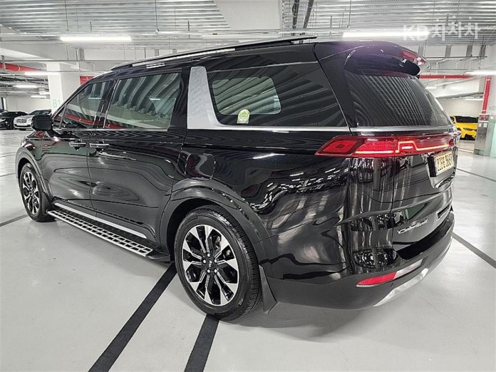 Kia Carnival — miniaturë 6