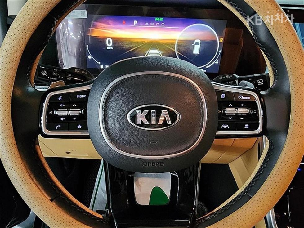 Kia Carnival — miniaturë 11