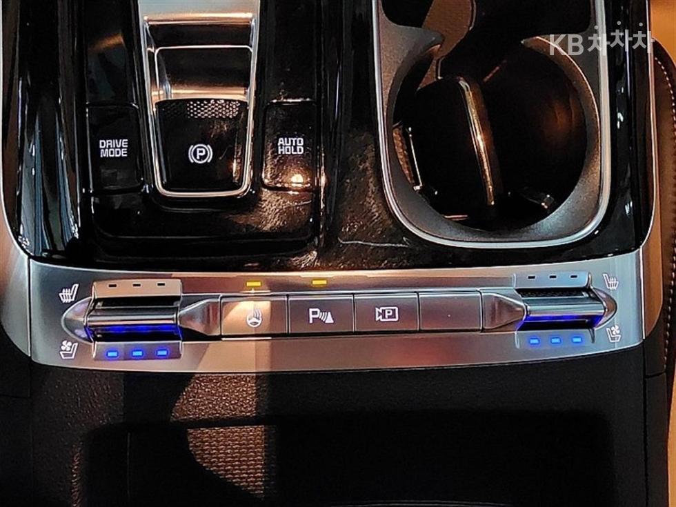 Kia Carnival — miniaturë 13