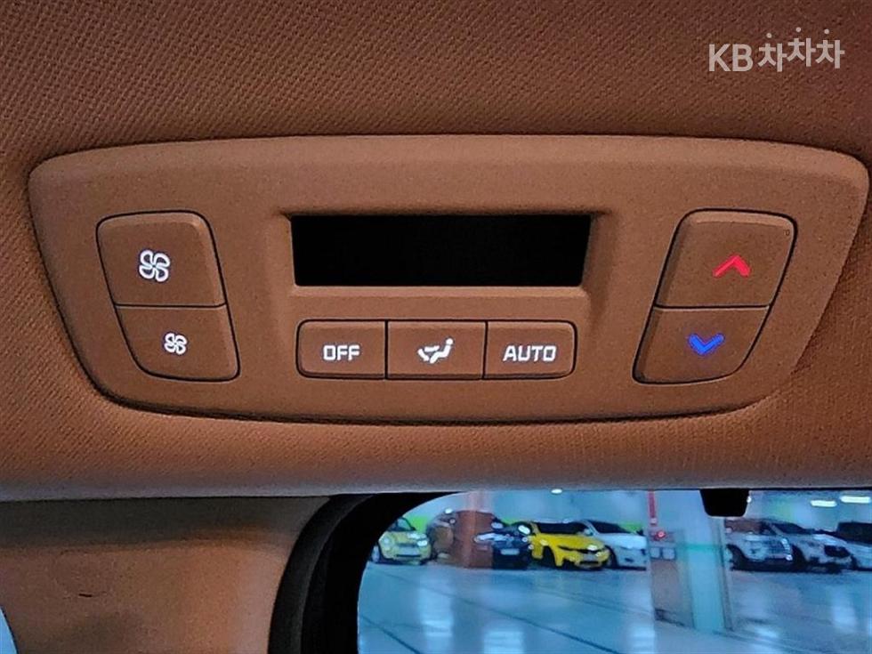 Kia Carnival — miniaturë 14