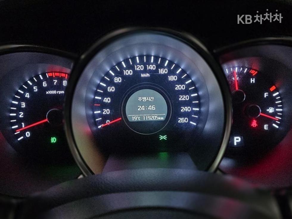 Kia K5 — miniaturë 11