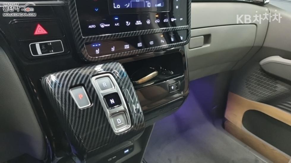 Hyundai Staria — miniaturë 14