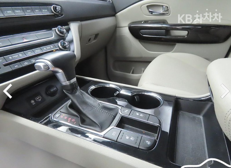Kia Carnival — miniaturë 11