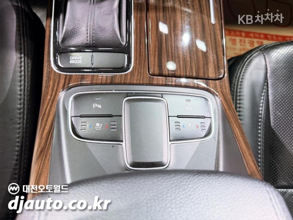 Kia K7 — miniaturë 9