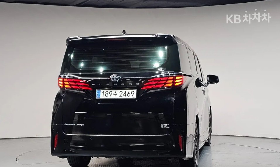 Toyota Alphard — miniaturë 4