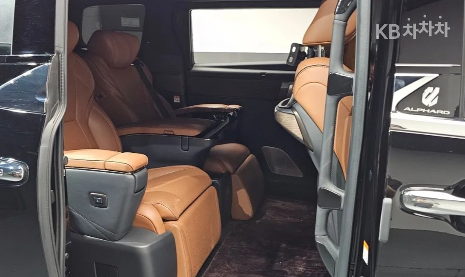 Toyota Alphard — miniaturë 10