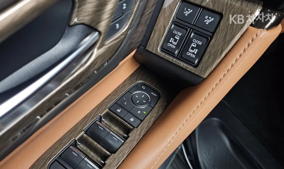 Toyota Alphard — miniaturë 18
