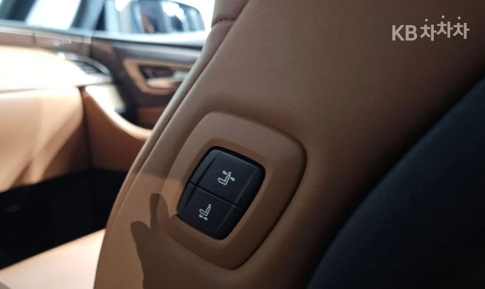 Toyota Alphard — miniaturë 28