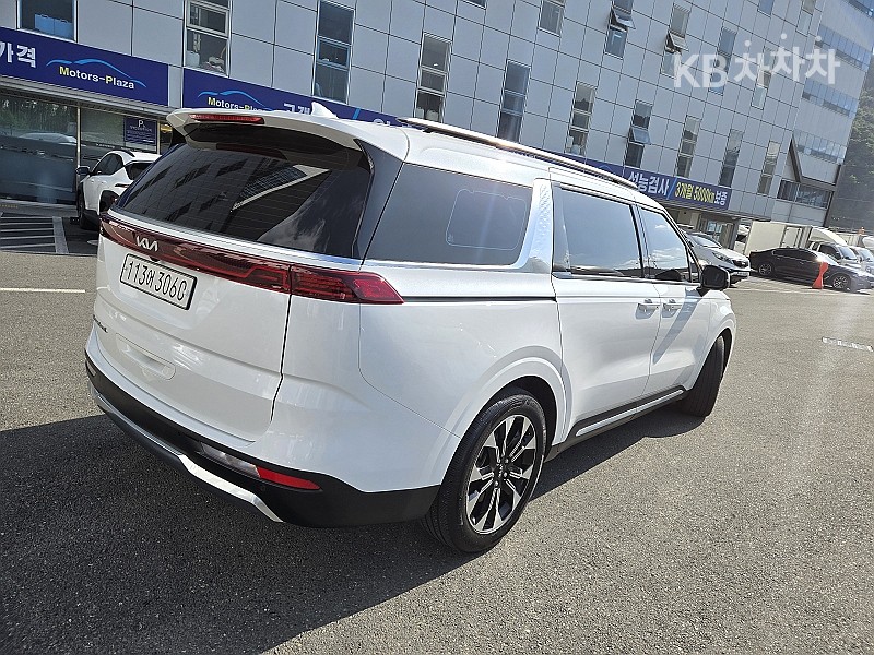 Kia Carnival — miniaturë 3
