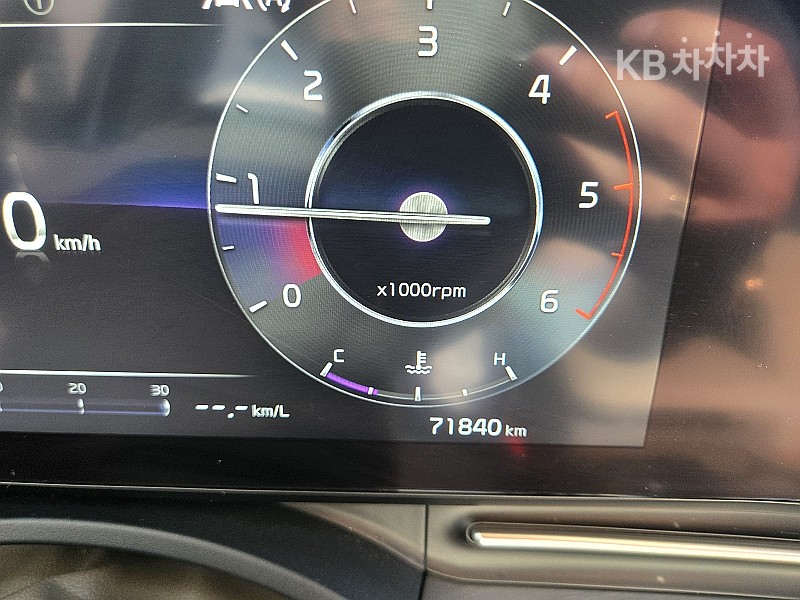 Kia Carnival — miniaturë 7