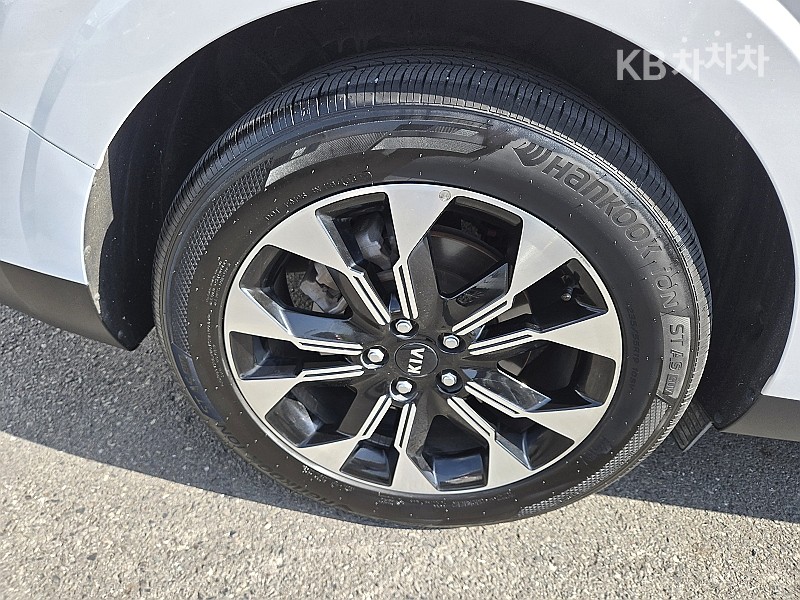 Kia Carnival — miniaturë 16