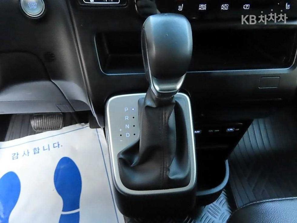 Hyundai Staria — miniaturë 11