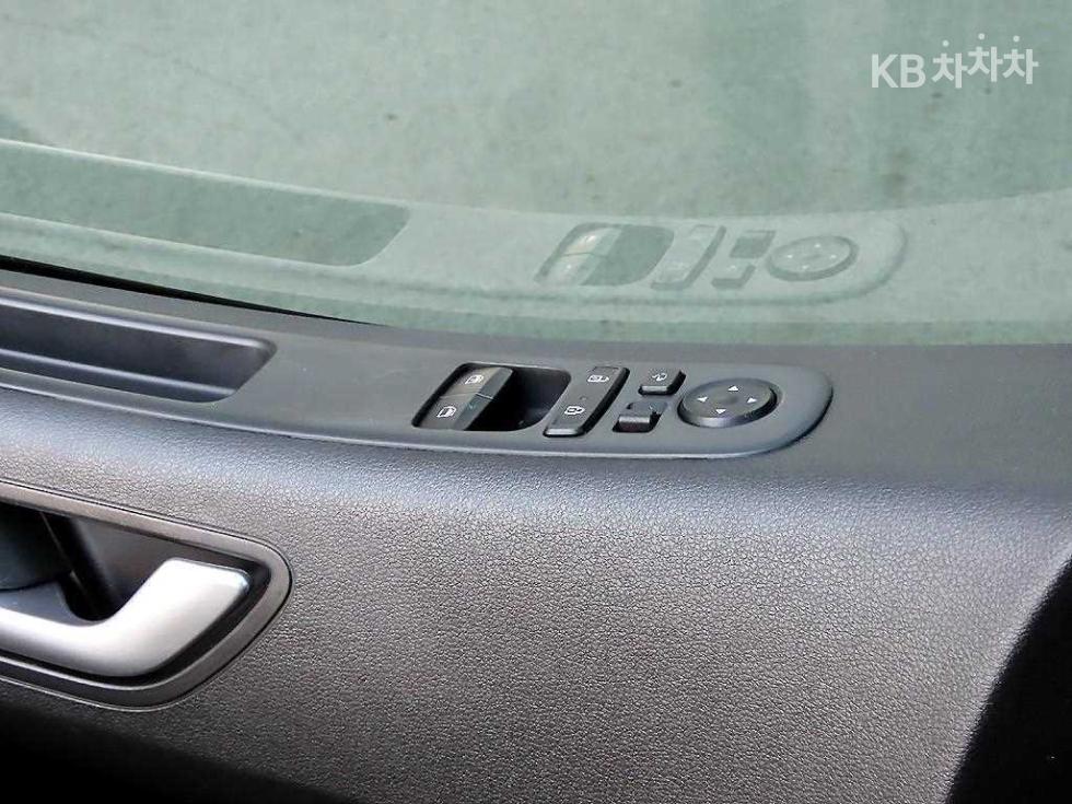 Hyundai Staria — miniaturë 12