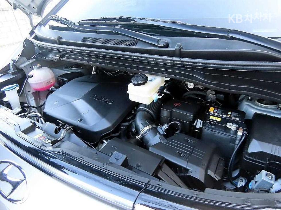 Hyundai Staria — miniaturë 18