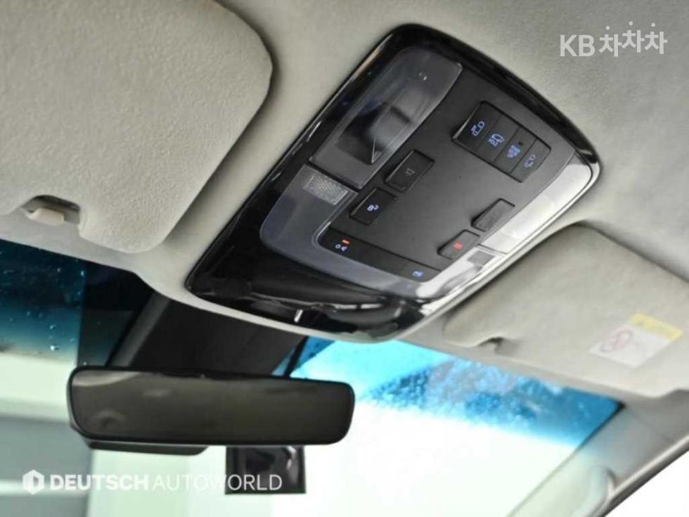 Hyundai Staria — miniaturë 18