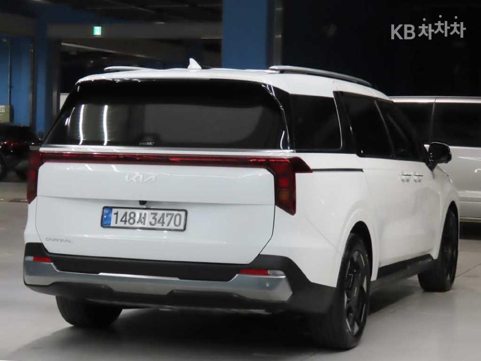 Kia Carnival — miniaturë 4