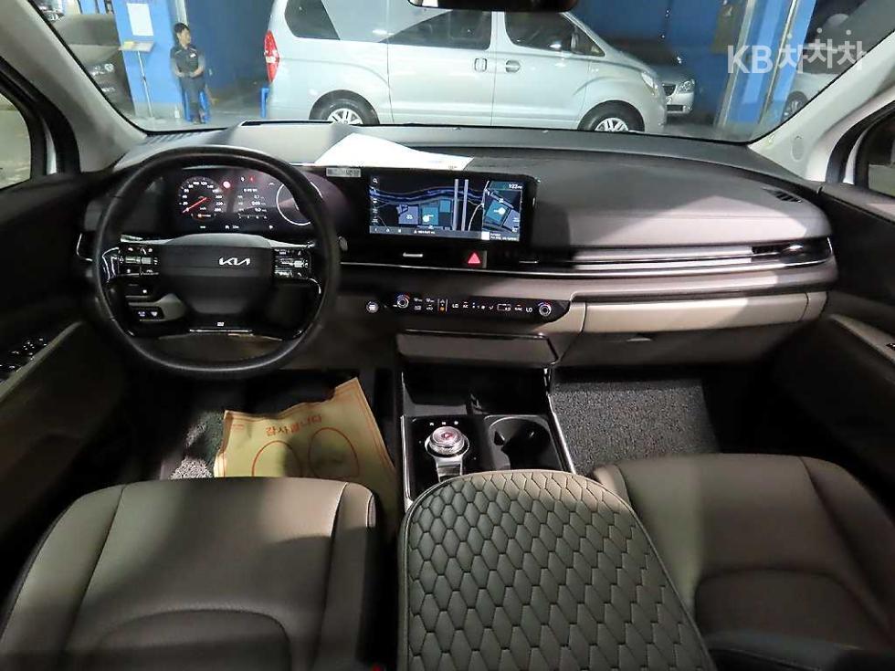 Kia Carnival — miniaturë 5