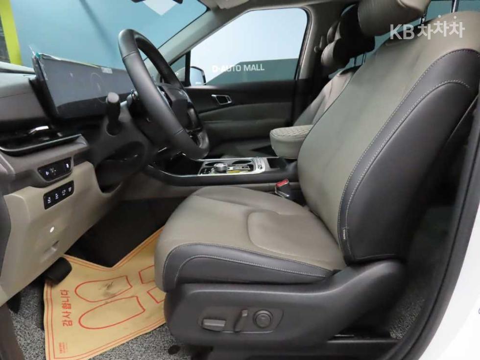 Kia Carnival — miniaturë 6