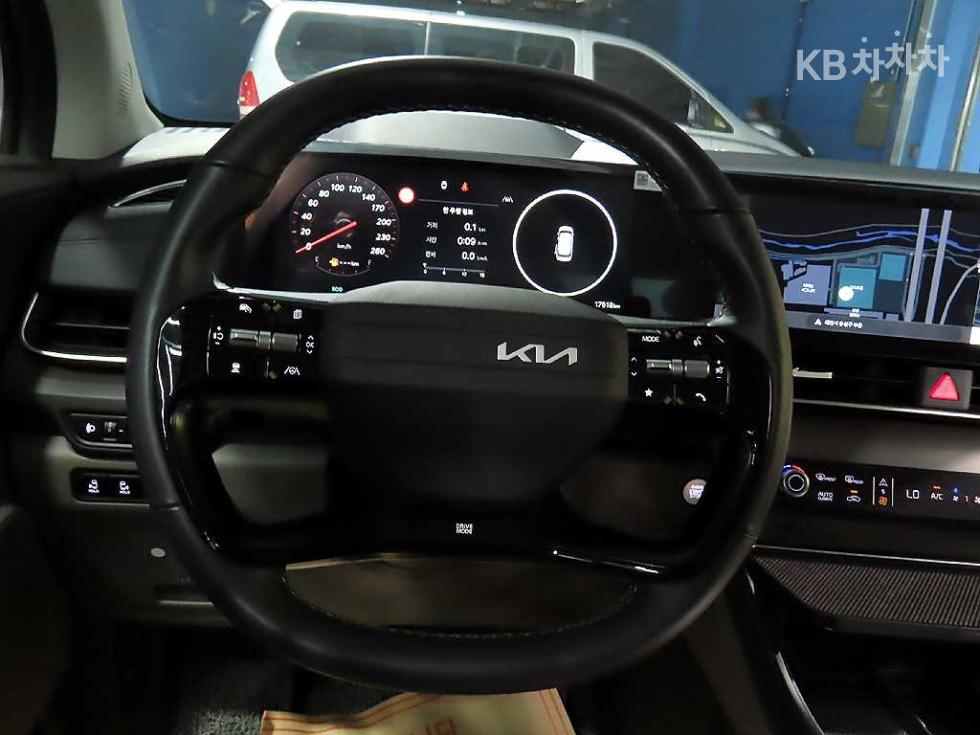 Kia Carnival — miniaturë 8