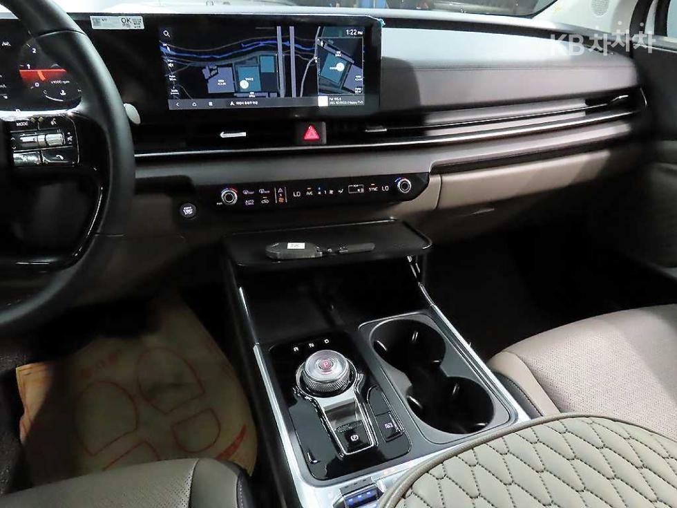 Kia Carnival — miniaturë 9