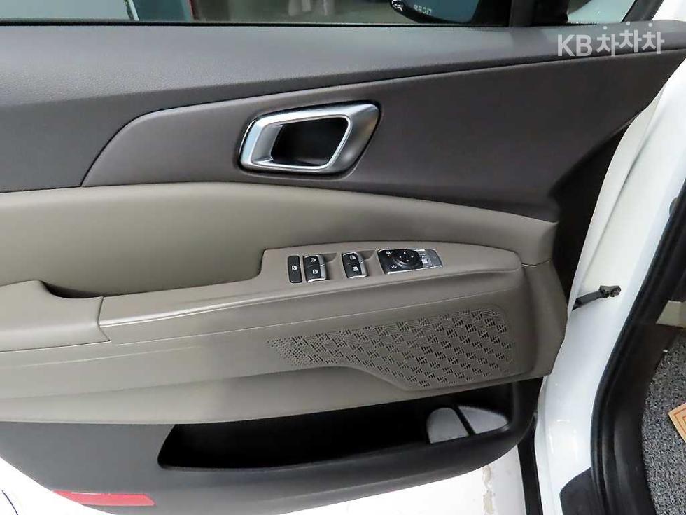Kia Carnival — miniaturë 12