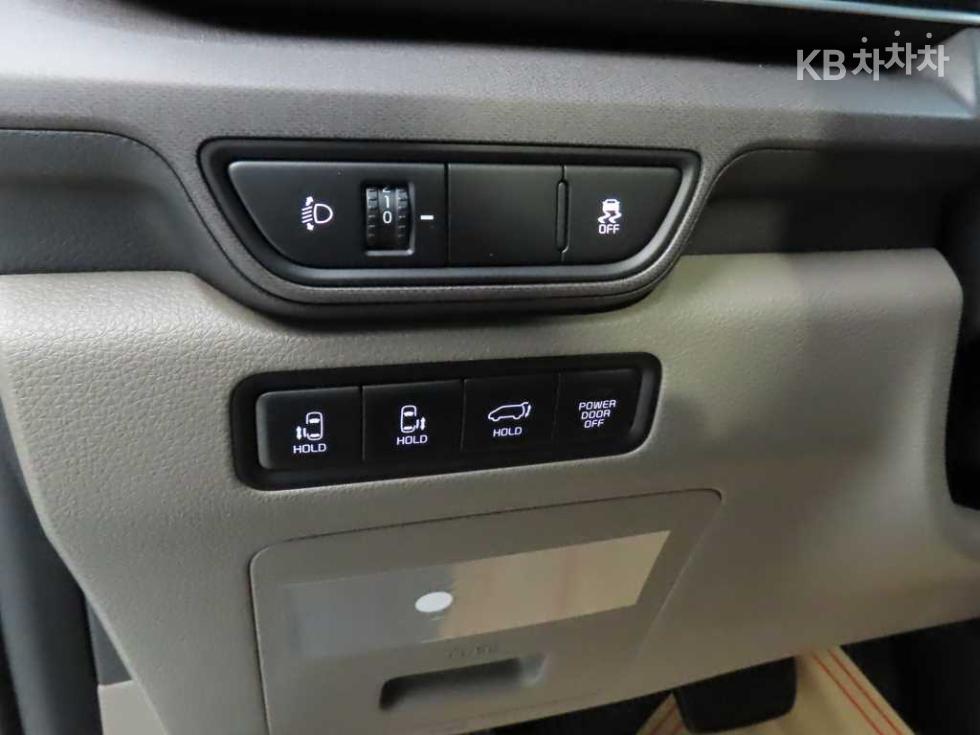 Kia Carnival — miniaturë 13
