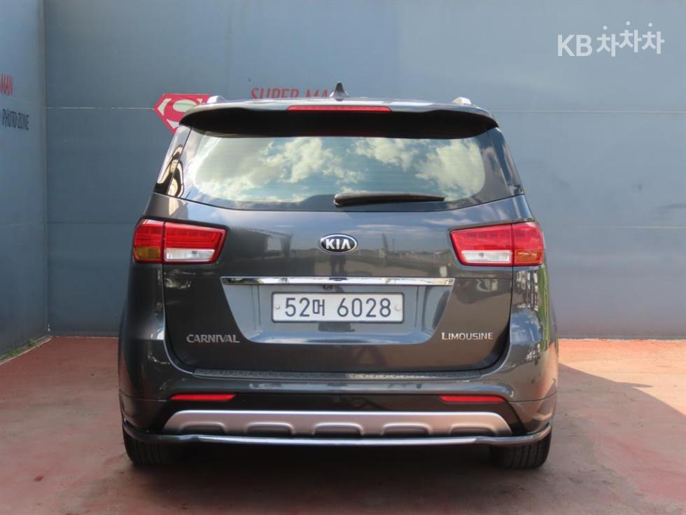 Kia Carnival — miniaturë 4