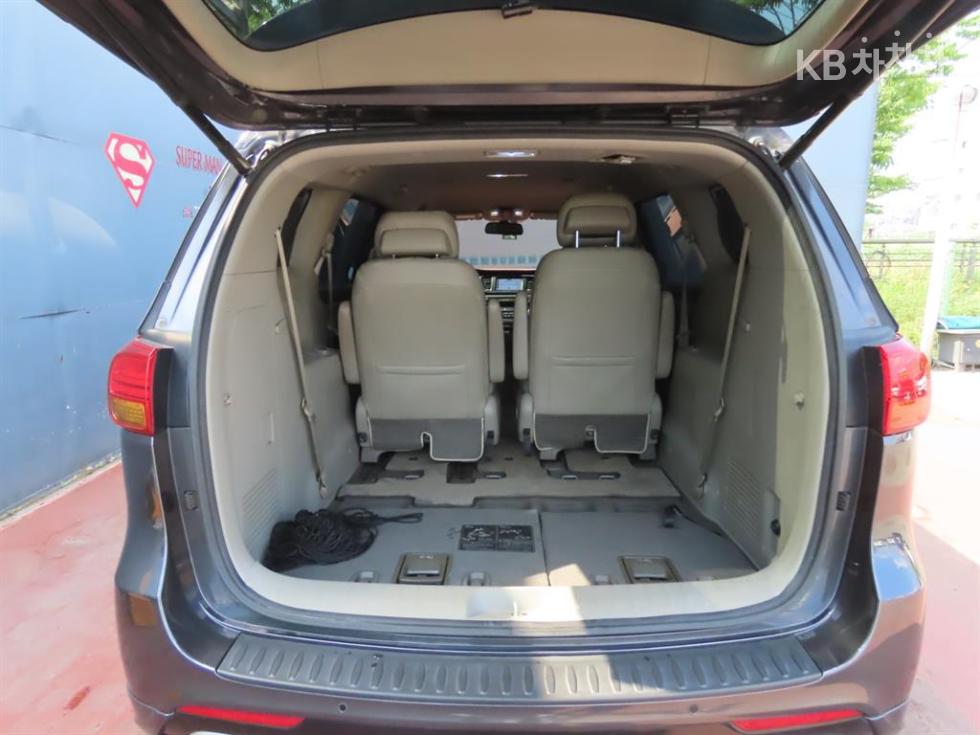 Kia Carnival — miniaturë 5