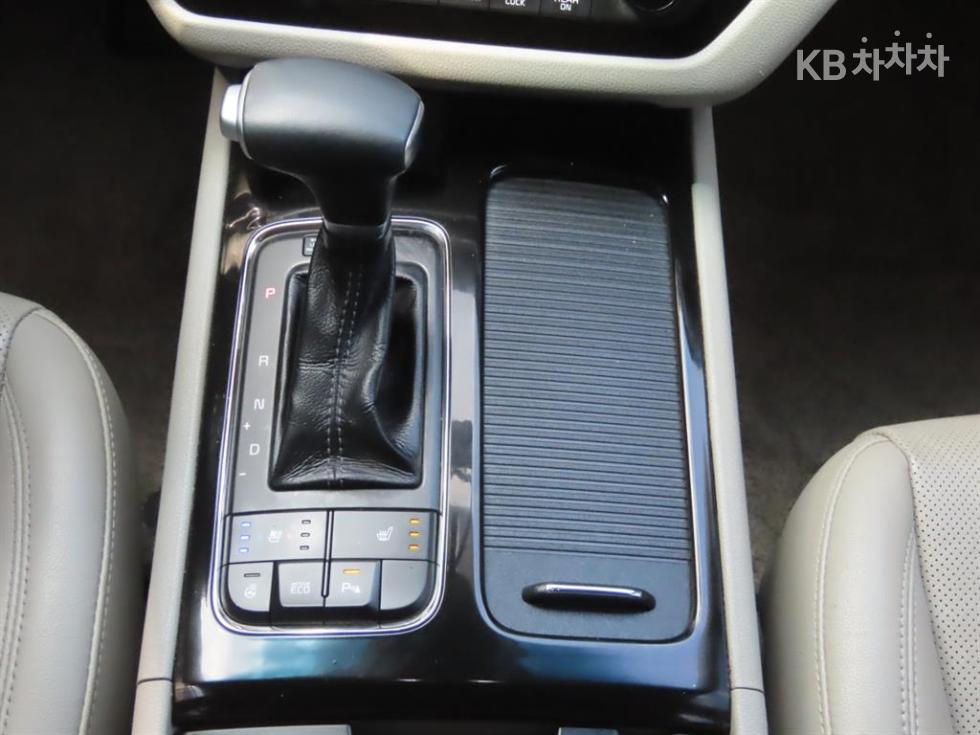 Kia Carnival — miniaturë 12