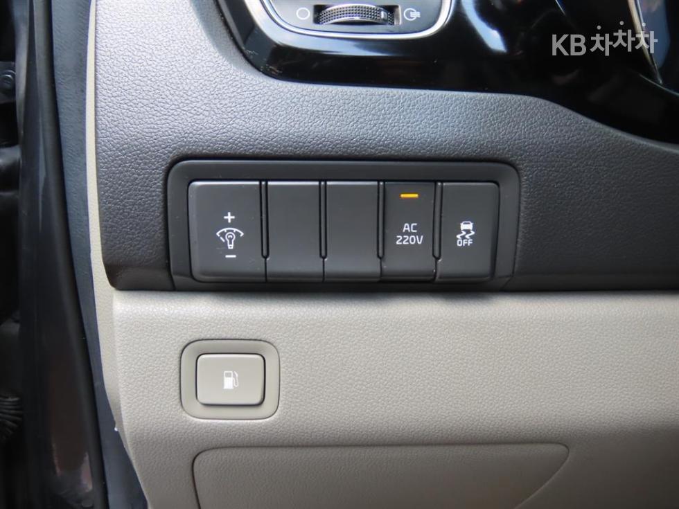 Kia Carnival — miniaturë 13
