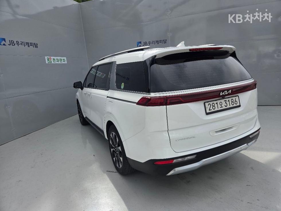Kia Carnival — miniaturë 4